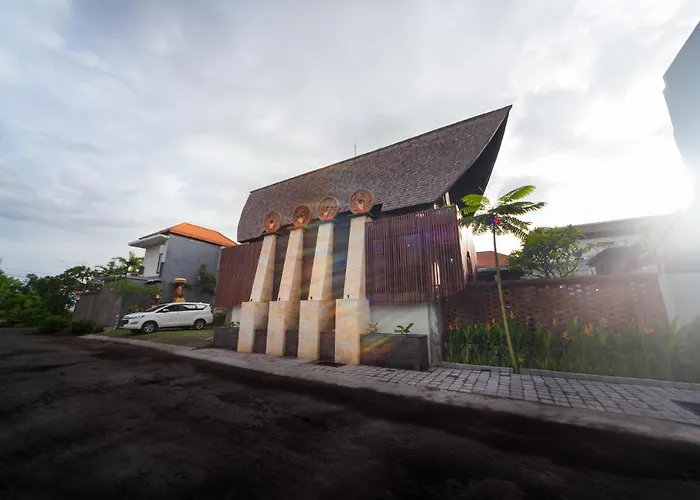 Hotel Kusuma Living And *